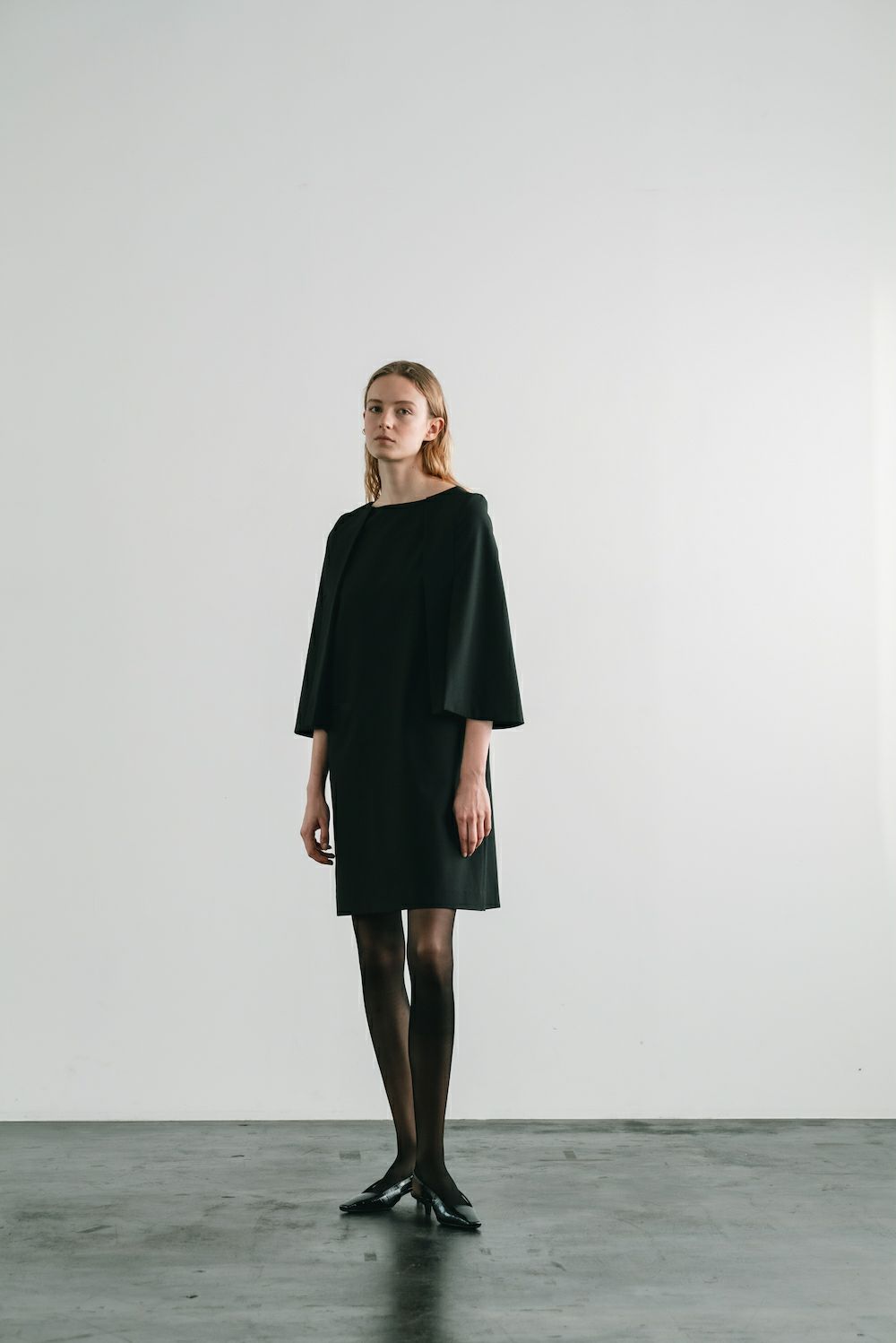 SLIT SLEEVE DRESS | CINOH