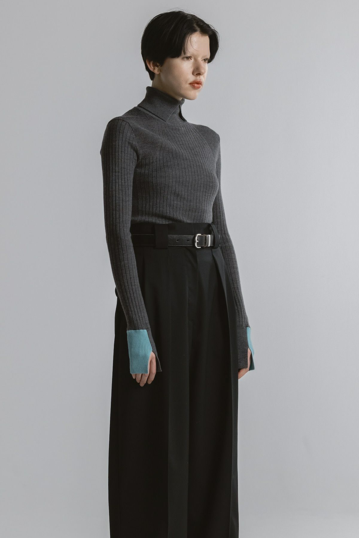 タートルネックタイトニット[C.GRAY/TURQUOISE] | CINOH
